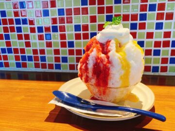 【ポルカドットカフェ】苺とマンゴーのあいがけかき氷！ベースは杏仁☆カスタマイズ出来るかき氷屋さん！