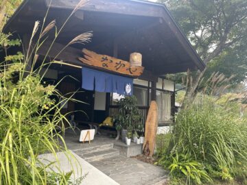 中屋 りけい