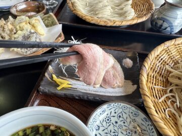 中屋 りけい