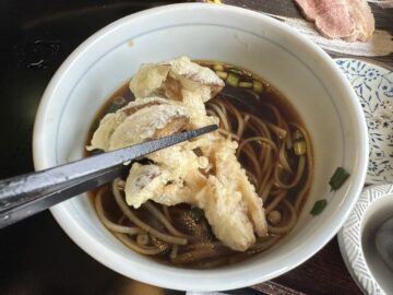 中屋 りけい
