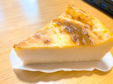 【チーズ洋菓子店】極みチョコレートチーズケーキ！陶器に入ってるので温めても濃厚でおいしかった！