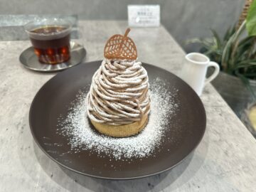 【Glacerie BAUCK （グラスリーバウク）】芸術的なモンブランめちゃくちゃ美味かった☆中はアイスクリームでペロリと食べられます♡