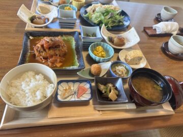 【Cafe&Retreat ぴゅあ】２０２４年６月２５日NEW OPEN！個室で子供連れもおすすめ！温泉施設をリニューアルした個室もあるカフェ☆