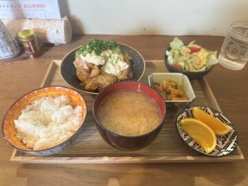 呑み喰い処 なないろ