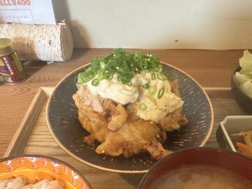 呑み喰い処 なないろ