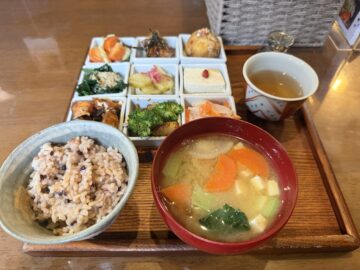 【じねんや軽井沢バイパス店】ヴィーガン料理専門の珍しいお店！体にやさしいお料理を楽しみたい方めちゃくちゃおすすめです☆彡
