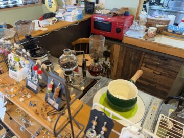 Garage Cafe 初茶(はっちゃ)・UPWORKS