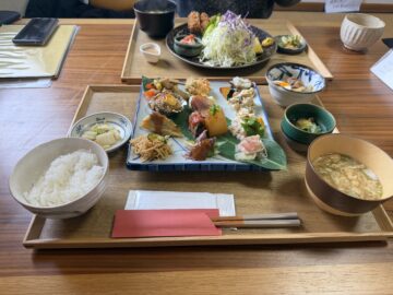 【GOHANYA 灯（ごはんやあかり）】丁寧に旬のものをお料理した１０種類以上のおばんざい御膳がおいしい♡
