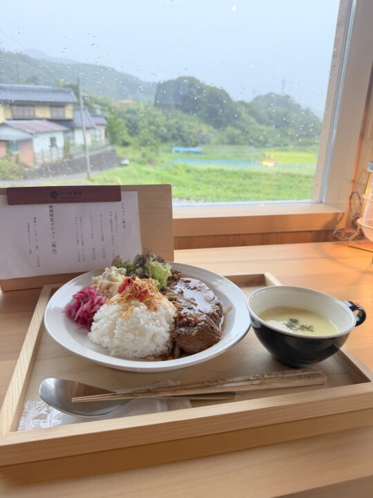 ツバキ食堂