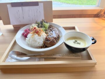 ツバキ食堂