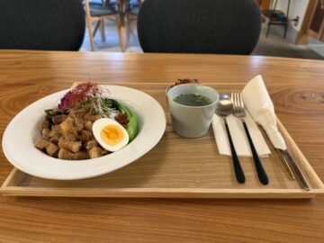 喫茶しろつめ草