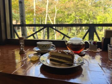 【Tea Room櫓（ティールームやぐら）】予約の取れない温泉宿、仙仁温泉 岩の湯の一角にある喫茶。景色もすばらしくて快適♡