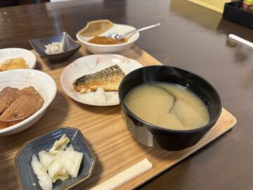 萬 in on 玲（まんいんおんれい）