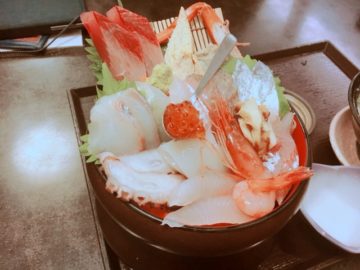 【軍ちゃん】新潟県上越市にある、上越水族館近く。鮨屋の海鮮丼ランチがうまい♪