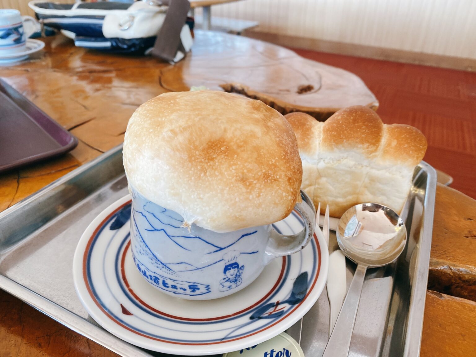 【横手山頂ヒュッテ】標高が日本一高いパン屋さんも行ってみる価値あり!絶景を眺めながら食べるボルシチも最高です☆ 【 創業65年 】芹田不動産 地元密着、長野市のお部屋探し・学生賃貸・空室 【横手山頂ヒュッテ】標高が日本一高いパン屋さんも行ってみる価値あり!絶景を眺めながら食べるボルシチも最高です☆ 【 創業65年 】芹田不動産 地元密着、長野市のお部屋探し・学生賃貸・空室