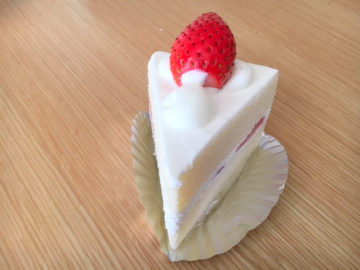 【エルシャンテ】長野市中御所のケーキ屋。苺のショートケーキ(⋈◍＞◡＜◍)。✧♡