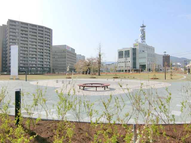 長野駅東口公園